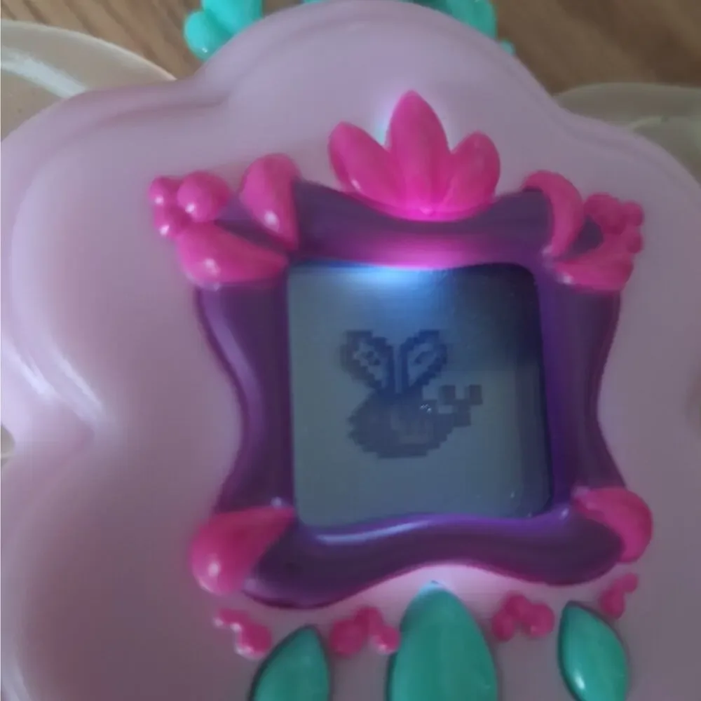 WowWee Got2Glow Fairy Pet Finder Virtual Electronic Pet Light Up Pink Wings NWOT
